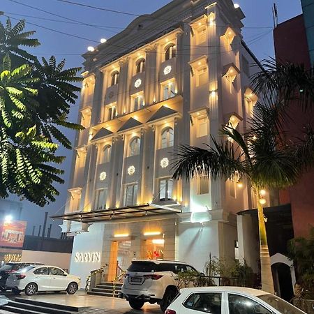 Hotel Sarvin Lucknow Dış mekan fotoğraf
