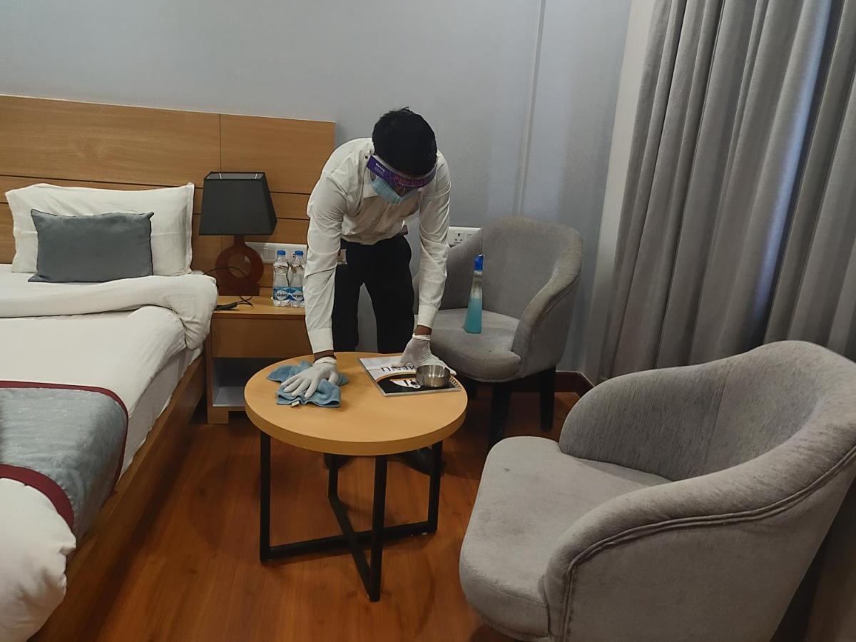 Hotel Sarvin Lucknow Dış mekan fotoğraf